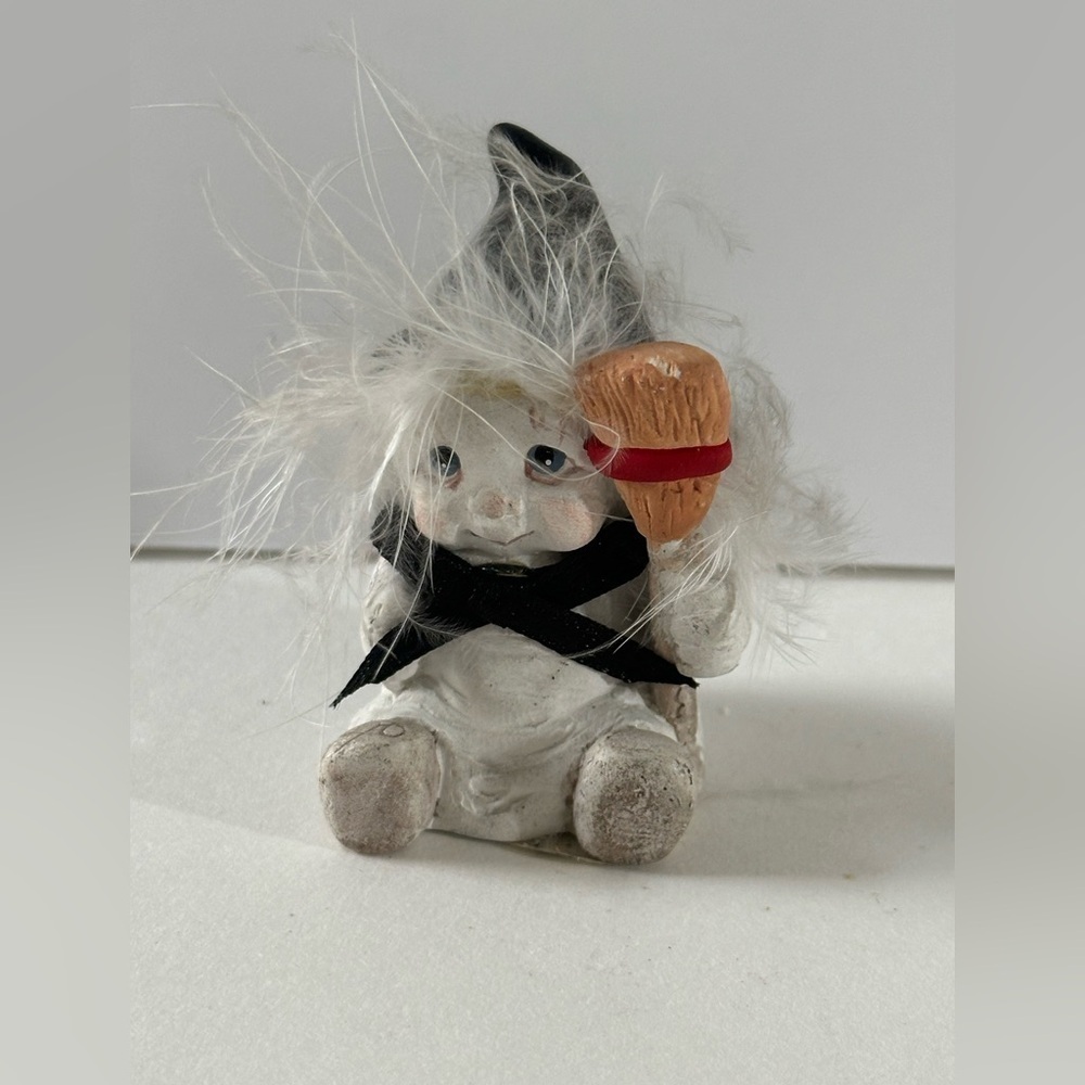 Dreamsicle Collectible Witch Figurine